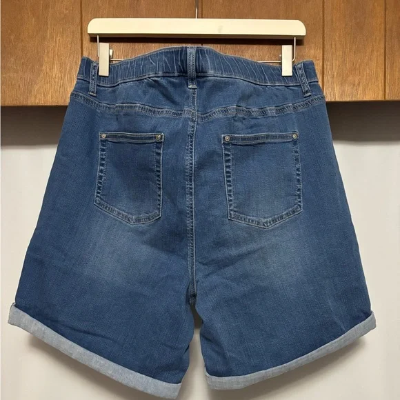 Belle by Kim Gravel TripleLuxe Denim Short - Picture 2 of 4